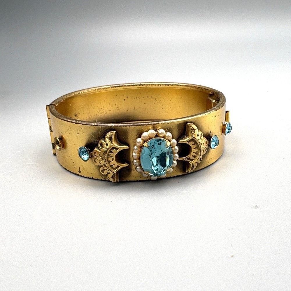 Vintage Lisner Bangle Cuff Hinged Bracelet Blue Stones Faux Pearls Leaves READ